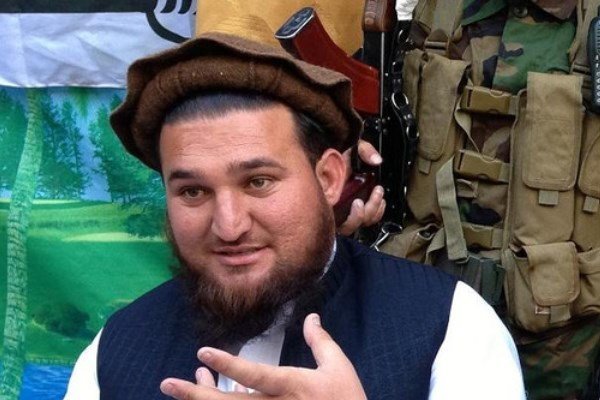 رهبر گروه «جماعت الاحرار» تسلیم نیروهای امنیتی پاکستان شد