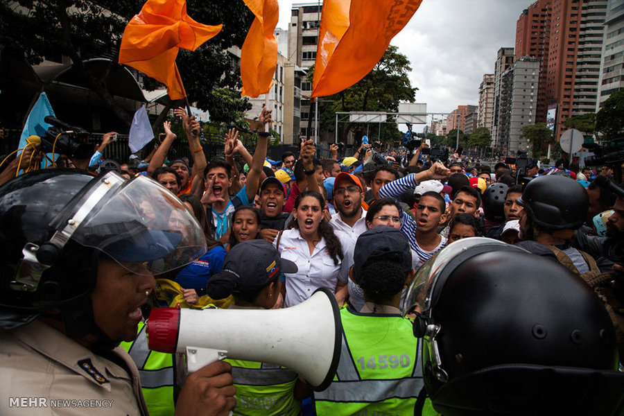 ۳ کشته درپی اعتراضات ضد دولتی در ونزوئلا
