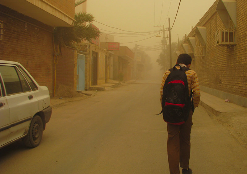 گرد و غبار مدارس ۴ شهر خوزستان را به تعطیلی کشاند
