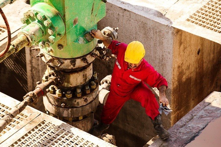 رکورد ۱۸۰ عملیات تعمیری بر روی چاه های شرکت نفت و گاز کارون ثبت شد