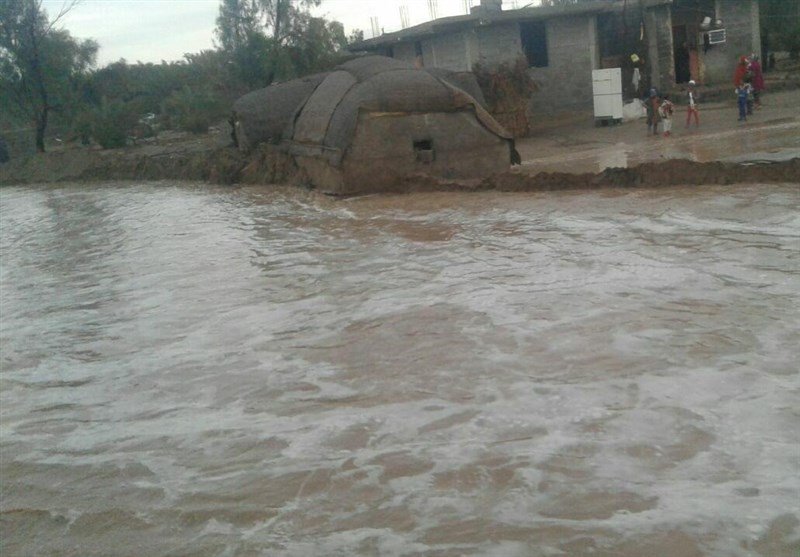  مسیر نیکشهر به بنت و چاهان به زرآباد بر اثر طغیان رودخانه مسدود است