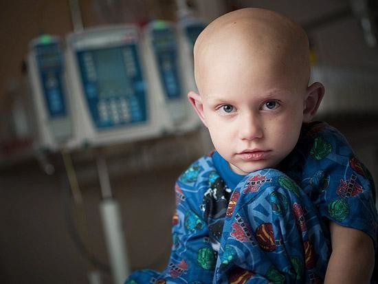 سالانه ۳۵۰۰ کودک به سرطان مبتلا می‌شوند