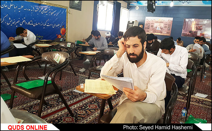 آزمون طلاب در مدرسه علمیه عباسقلی خان