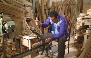 هزار و ۸۰۰ نفر از هنرمندان صنایع‌دستی در دزفول مشغول به کار هستند