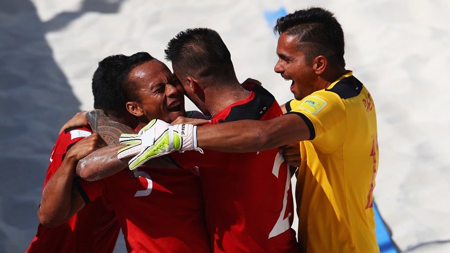 مشاغل عجیب بازیکنان فوتبال ساحلی تاهیتی