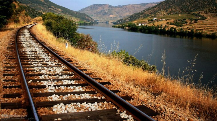 راه آهن ایران از طریق خرمشهر به عراق و کشورهای شرق مدیترانه متصل می شود