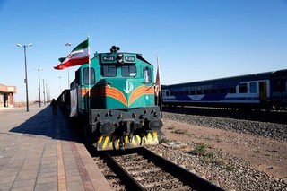 راه‌آهن همدان- تهران با حضور روحانی افتتاح شد