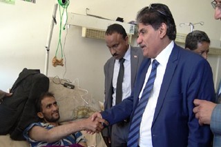 وزیر بهداشت یمن گشایش فرودگاه صنعا و ورود دارو را خواستار شد