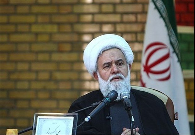 روحانی می‌گفت به خاطر انتخابات ۹۴ بنزین را گران نکردیم/ صدای خرد شدن استخوانهای طبقاتی از جامعه فضا را پر کرده است
