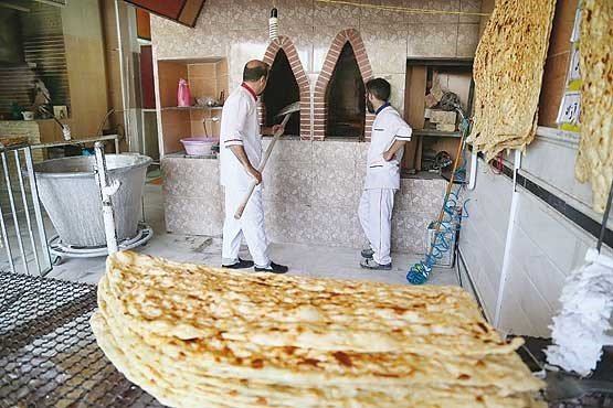 کمبود آرد در مشهد نداریم/۸۰ نانوایی غیرمجاز پلمب شده اند