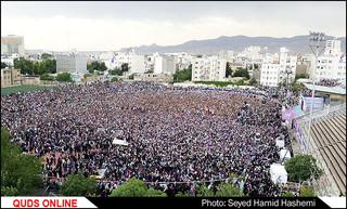 اجتماع حامیان روحانی در ورزشگاه تختی مشهد/گزارش تصویری