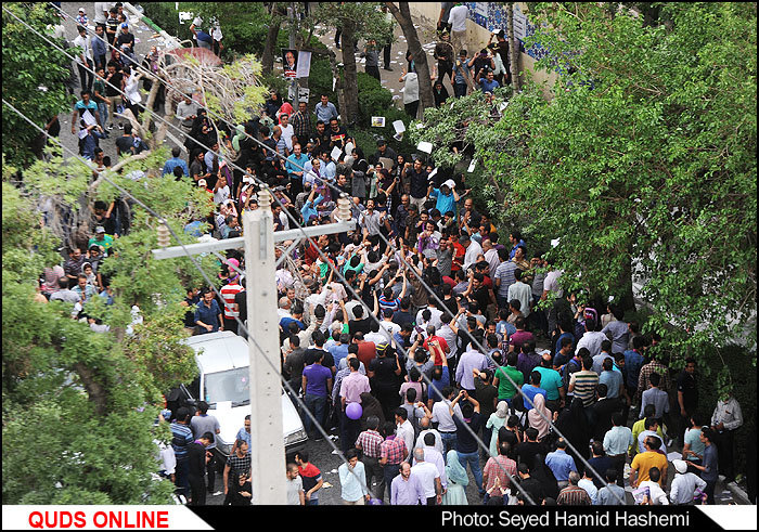 هواداران دکترحسن روحانی در ورزشگاه تختی مشهد