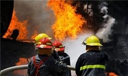 آتش سوزی گسترده در انبار لاستیک و ضایعات

