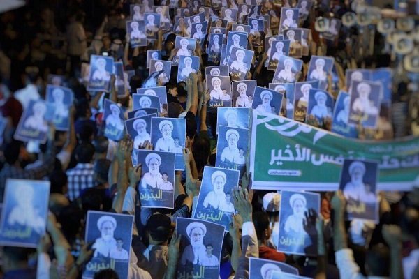 تظاهرات گسترده مردم بحرین در اعتراض به حکم صادره علیه شیخ عیسی قاسم
