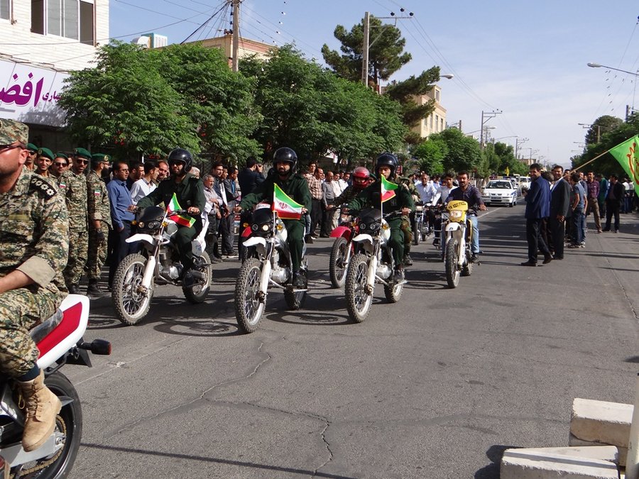 رژه روز ارتش در مشهد به صورت خودرویی برگزار می‌شود