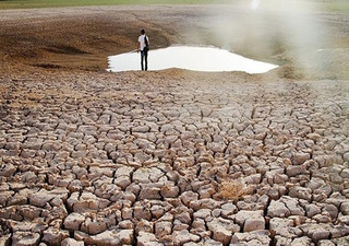 استان یزد با بحران رکود و مشکلات تامین آب مواجه است