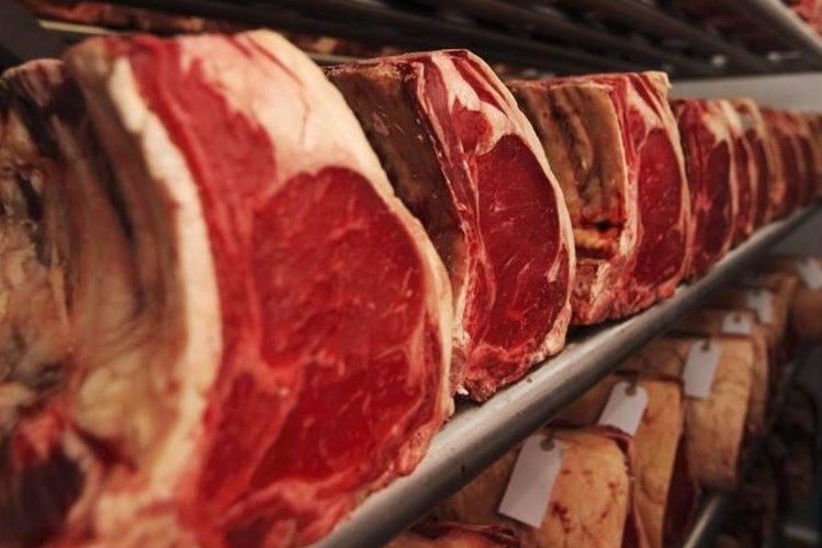 گرانفروشی گوشت در فروشگاه‌های زنجیره‌ای