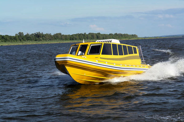خطوط تاکسی شناور دریایی از مارینای منطقه آزاد انزلی راه‌اندازی می‌شود