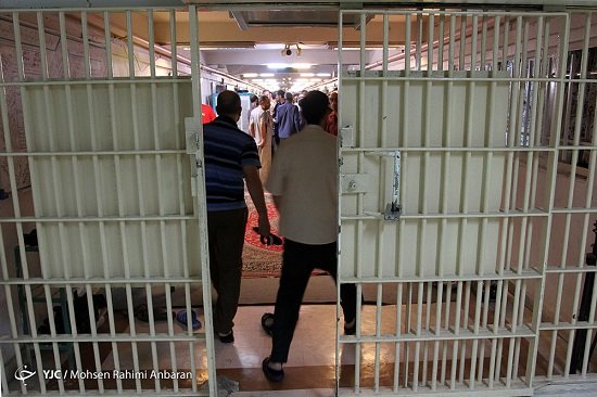 بیش از ۲۵ درصد محکومان کیفری به زندان ها بر می گردند
