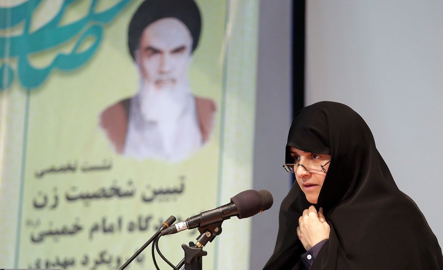 تلفیق دین و سیاست هسته مرکزی دیدگاه امام خمینی(ره) بود
