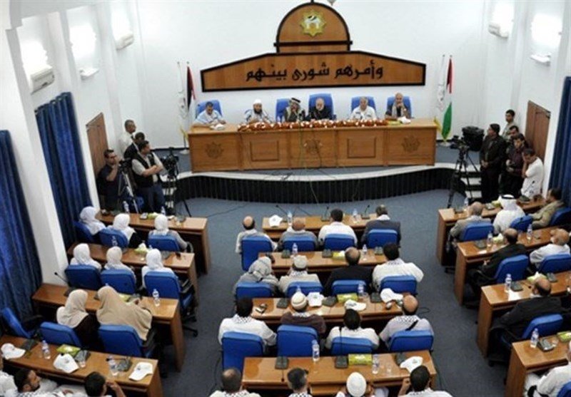 قطع حقوق 47 نماینده حماس در پارلمان فلسطین
