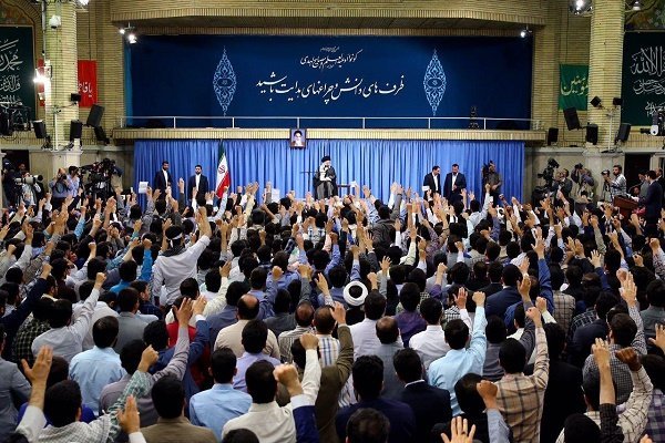 جمعی از دانشجویان با رهبر انقلاب اسلامی دیدار کردند
