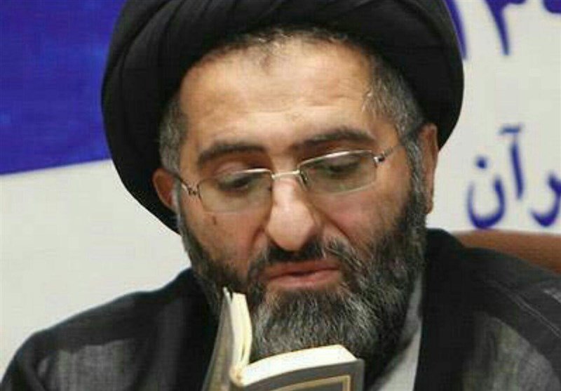 پیکر یک شهید حادثه تروریستی تهران در قم تشییع می‌شود