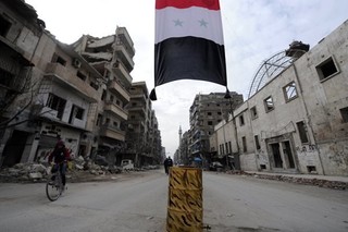 ارتش سوریه به ۹۰ کیلومتری«دیرالزور» رسید/بازدید بشار اسد از پایگاه «حمیمیم»+ تصاویر