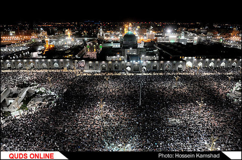 مراسم احیای شب نوزدهم ماه مبارک رمضان در حرم مطهر حضرت رضا (ع)/ گزارش تصویری