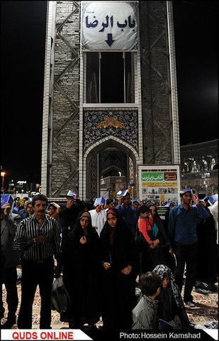 مراسم احیای شب نوزدهم ماه مبارک رمضان در حرم مطهر حضرت رضا (ع)/ گزارش تصویری