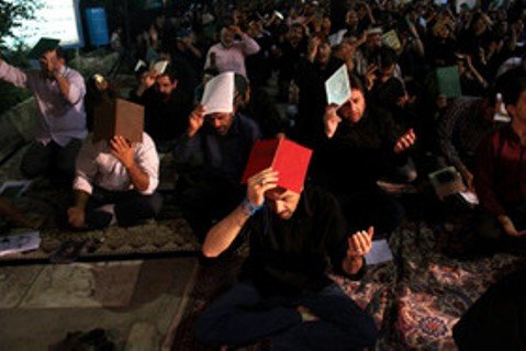 مراسم احیای شب نوزدهم رمضان در یزد برگزار شد