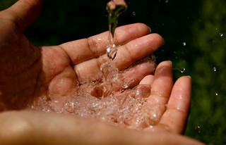 برداشت های  بی رویه از منابع علت شوری آب یزد است