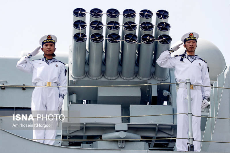 تصاویر/ پهلو گرفتن ناوگروه نیروی دریایی چین در بندرعباس
