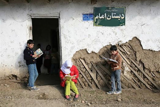 مدارس خشت و گلی کرمان برچیده می شود