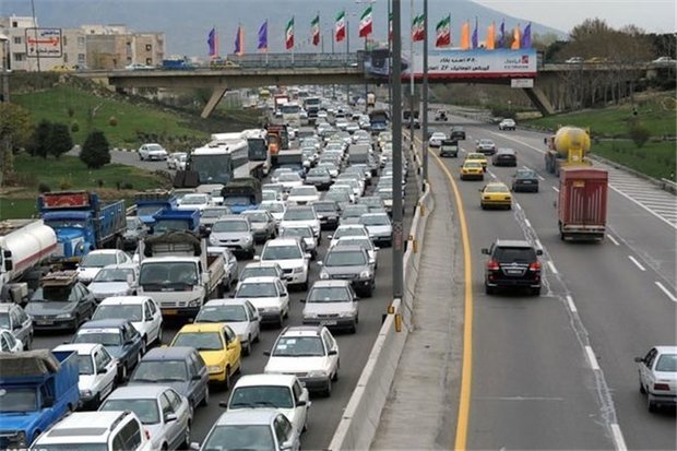 محور هراز گرفتار ترافیک سنگین/ گره ترافیکی در مسیر خروجی مازندران

