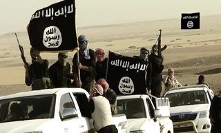 داعش کشتن طالبان را واجب اعلام کرد
