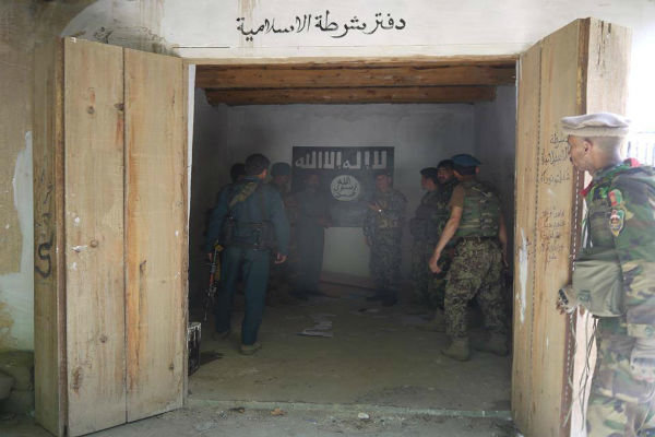 هلاکت ۵ فرمانده داعش توسط نظامیان افغانستان
