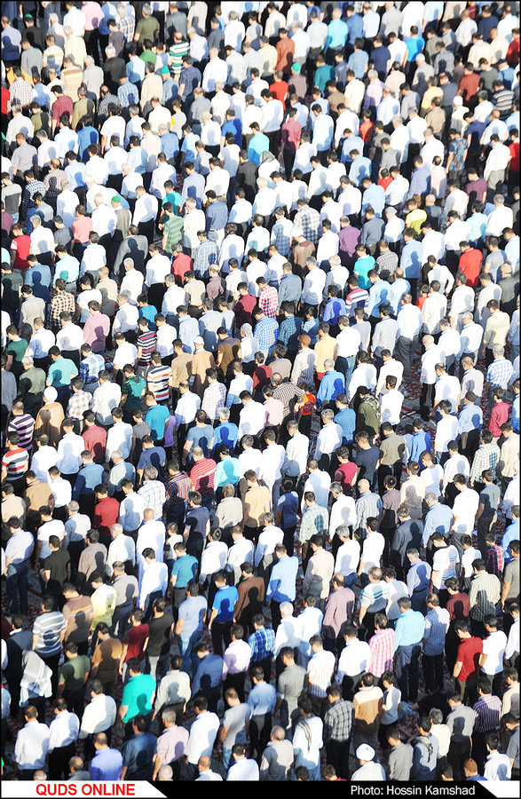 نماز عید فطر با حضور صدها هزار زائرومجاوربارگاه رضوی اقامه شد