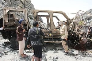 تصاویر/ انهدام خودروهای نظامی اماراتی در یمن
