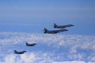 رهگیری هواپیمای جاسوسی آمریکا توسط جنگنده روسیه بر فراز دریای سیاه
