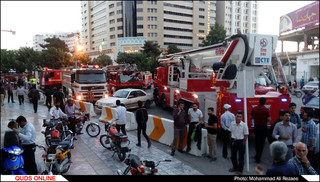 آتش سوزی در مجتمع تجاری و اقامتی امید مشهد/عکس خبری