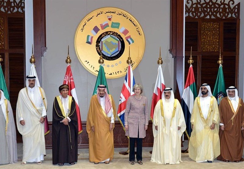 "ترزا می" حمایت مالی عربستان از افراط گرایی در انگلیس را پنهان می کند