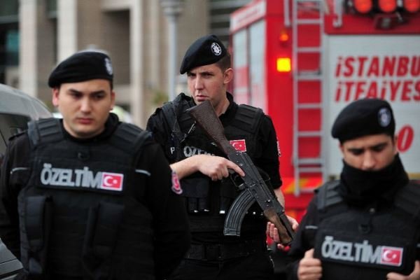 گروگان گیری فردی مسلح در دادگاه ترکیه
