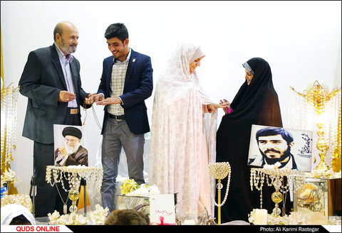 برگزاری مراسم جشن عقدکنان زوج مشهدی در جوار مزارشهدا