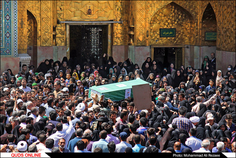 تشییع شهید مدافع حرم حضرت زینب (س) در حرم مطهر رضوی/گزارش تصویری