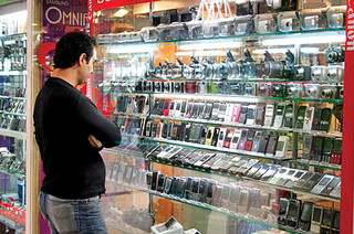 ۵۰ درصد از فروشگاه‌های تلفن همراه در مشهد تعطیل می شوند