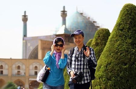 ایجاد کمپین «در اصفهان خرید نکنید!» توسط گردشگران خارجی!