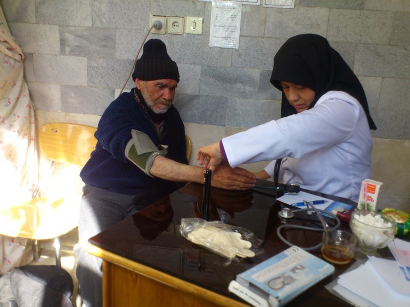 برپایی ایستگاه معاینه رایگان پزشکی در آستان حضرت حسین بن موسی الکاظم(ع) 