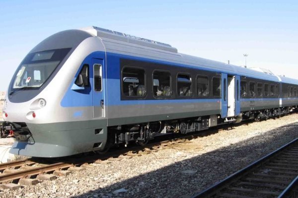 ایتالیایی ها قطار سریع السیر قم – اراک را می سازند