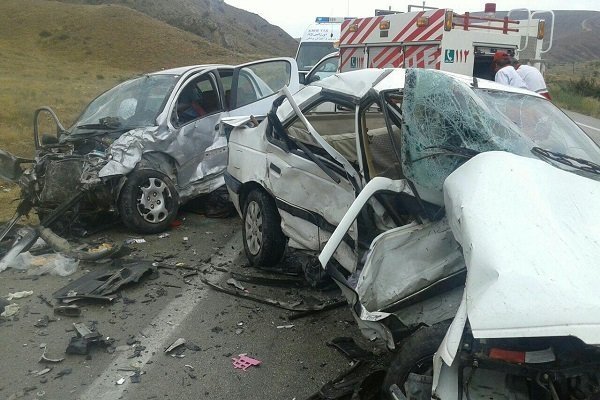 تصادف در محور چمن بید ۳ کشته و یک زخمی برجای گذاشت